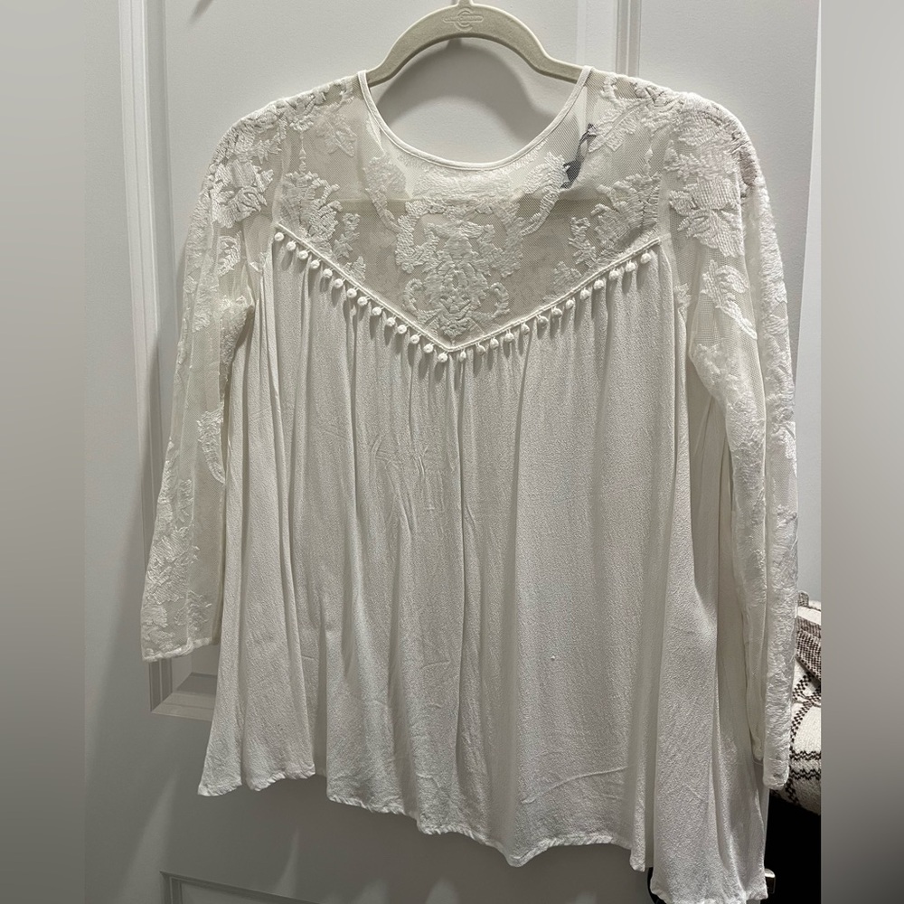 For love and lemons open back white lace top